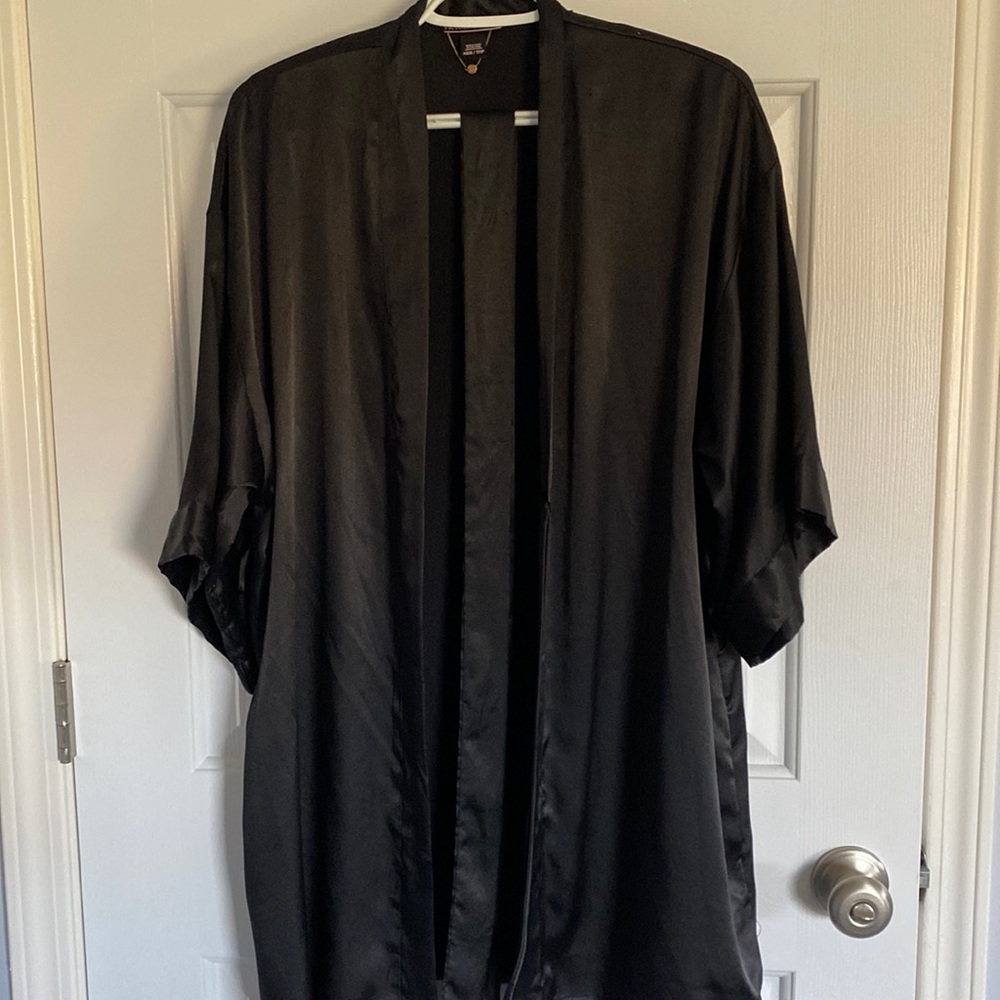 VS silk black robe